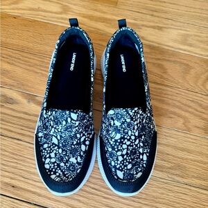 Lands End Black and White Slip-On Shoes Sneakers 7